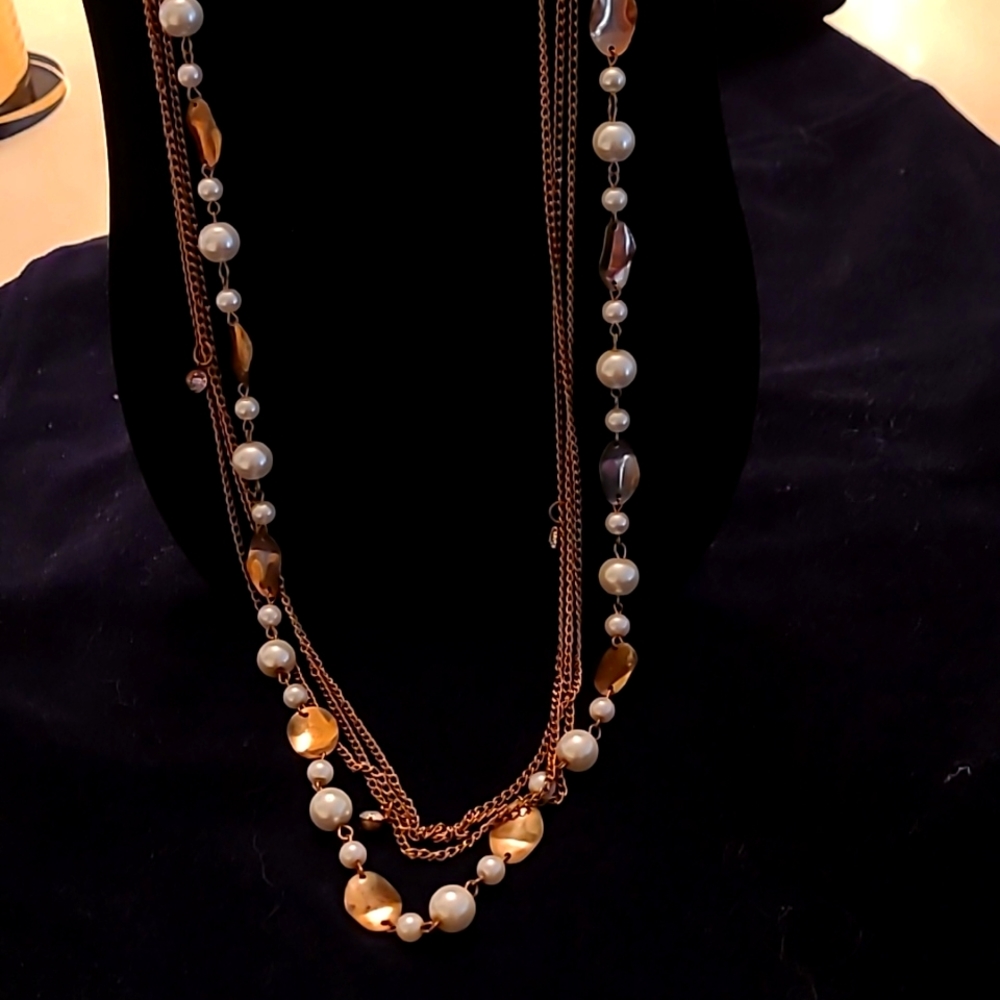Multistrand  Pearl and Goldbeads and Chin